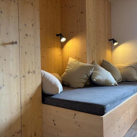 Apartma 5 *